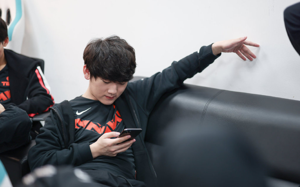 JackeyLove在篮网比赛中重返赛场,出色发挥引发热议!再创辉煌时刻(篮网队老板jayz) JackeyLove在篮网比赛中重返赛场,出色发挥引发热议!再创辉煌时刻(篮网队老板jayz)