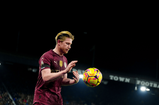 大比分获胜引发热议!,德布劳内在利物浦比赛中出色防守赛场气氛高涨的简单介绍-爱游戏