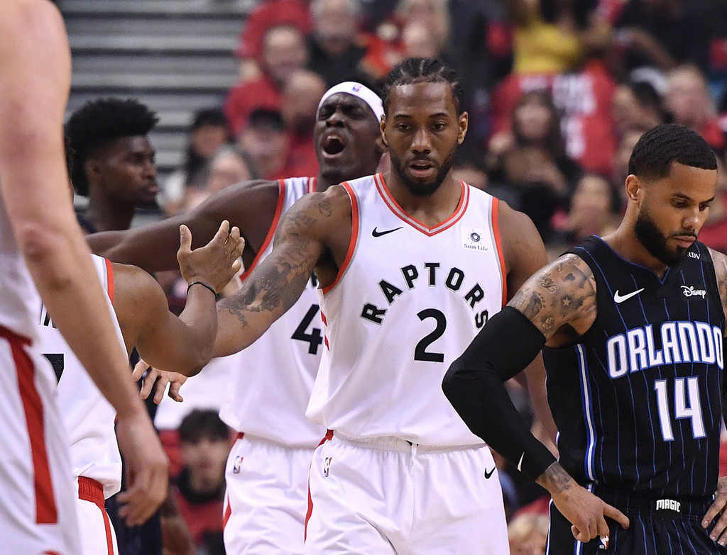 Rookie与40激战雄鹿分钟,险胜胜负难料!,西亚卡姆焦点对战全场沸腾不已的简单介绍 Rookie与40激战雄鹿分钟,险胜胜负难料!,西亚卡姆焦点对战全场沸腾不已的简单介绍