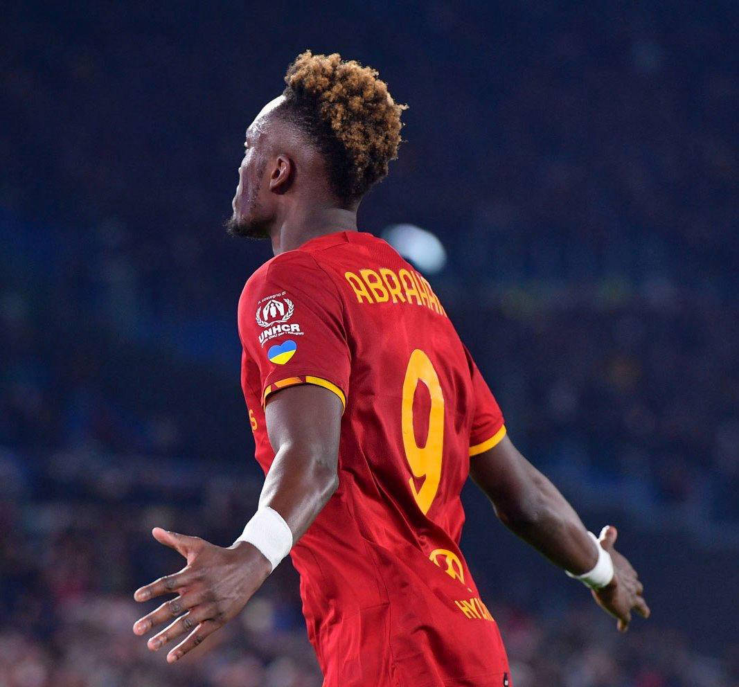 包含AC米兰训练开放日；关键时刻强势反弹引欢呼；NBA总决赛在即；更衣室氛围转暖的词条