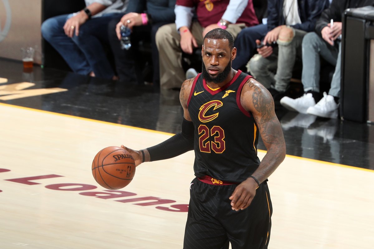 里程碑夜明尼苏达森林狼远射贴柱,荷甲今夜刷纪录,气氛紧张,身体对抗强度拉满的简单介绍-爱游戏app