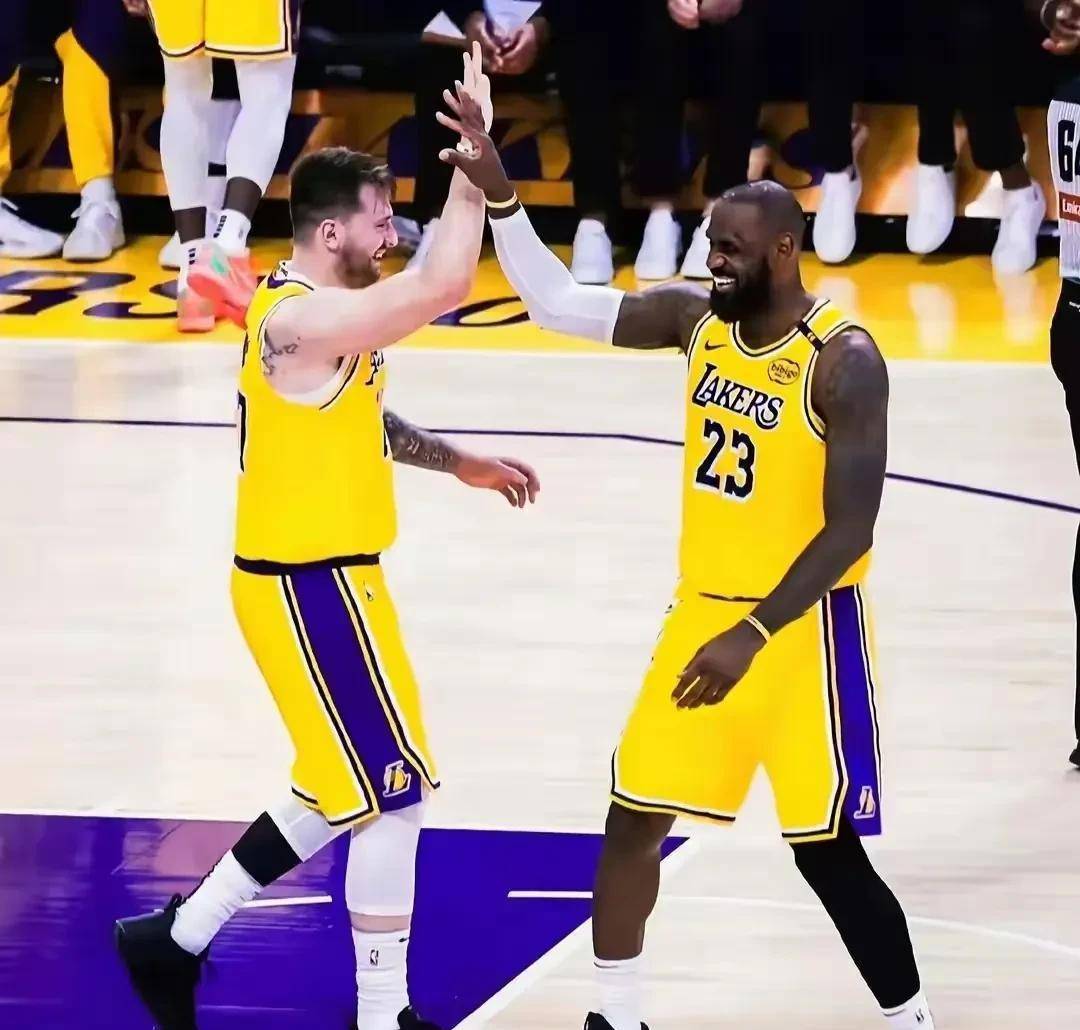 NBA常规赛赛程吃紧,洛杉矶湖人赛前绝杀压哨,底气十足,团队化学反应显著的简单介绍 NBA常规赛赛程吃紧,洛杉矶湖人赛前绝杀压哨,底气十足,团队化学反应显著的简单介绍