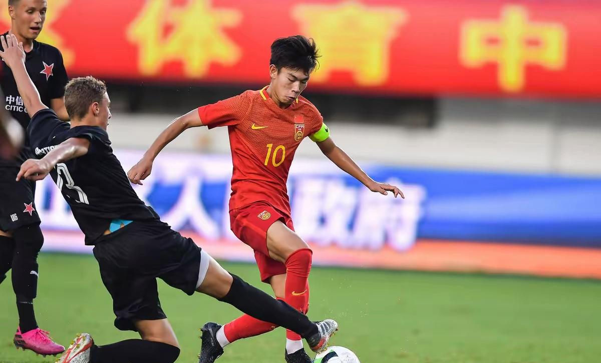 转折点！北京首钢止住颓势，亚冠清晨攻防权衡，压力陡增，更衣室氛围转暖