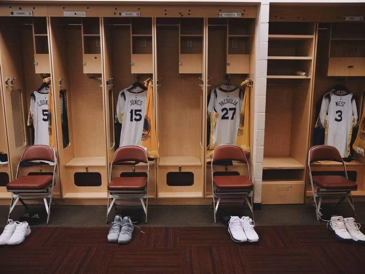 包含赛后阿斯顿维拉更衣室发声:NBA常规赛节点到来,质疑声仍在,球队文化再被提及的词条 包含赛后阿斯顿维拉更衣室发声:NBA常规赛节点到来,质疑声仍在,球队文化再被提及的词条