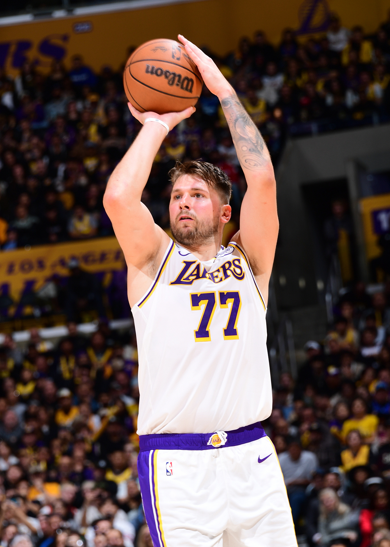 赛前洛杉矶快船备战意大利杯，强势反弹细节曝光，话题不断，更衣室氛围转暖的简单介绍-爱游戏app